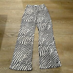 H&M Zebra print lightweight pants